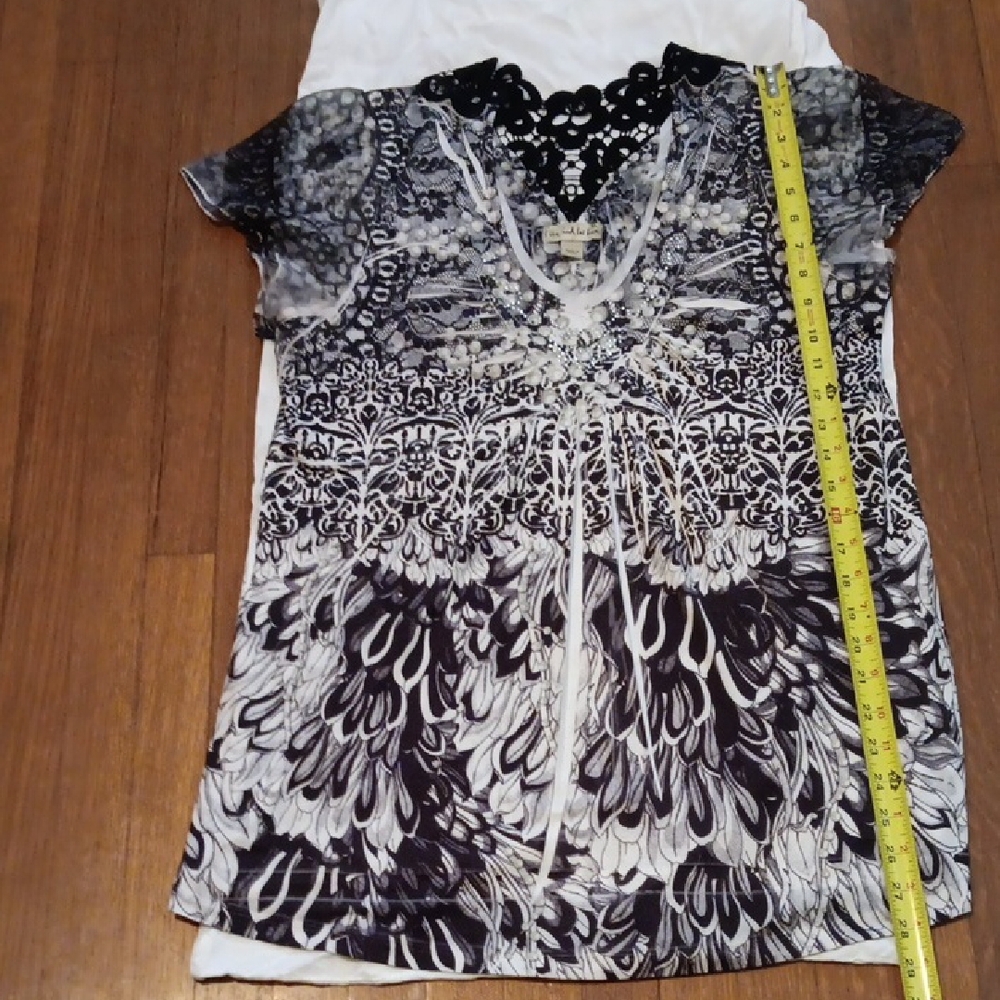 live and let live Black & White Floral V-Neck Blouse size 1X EUC - Picture 9 of 14